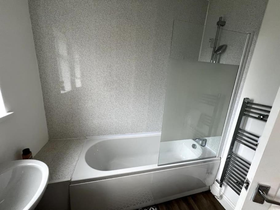 Numero Venti Aparthouse Wifi Parking Hot Tub Newcastle Upon Tyne Esterno foto